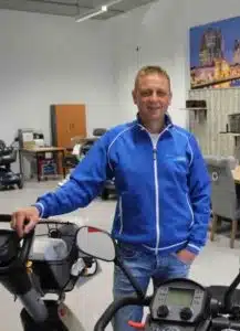 Andre de Mik showroom met scootmobiel-rollators-rolstoelen-driewielfietsen